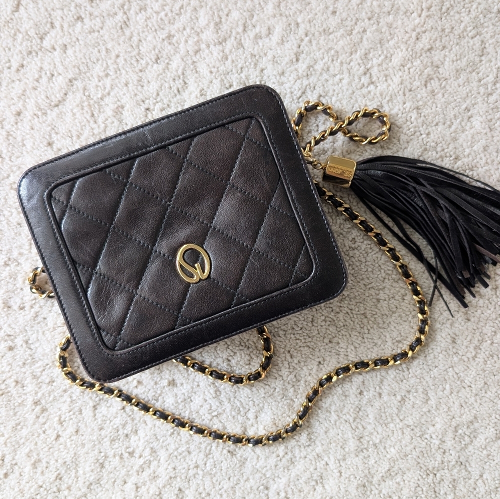 St. John Elegant Black Quilted Chain Bag